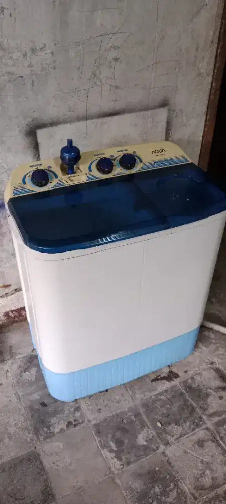 Dijual mesin cuci aqua 8 kilo normal lokasi jak-sel lenteng