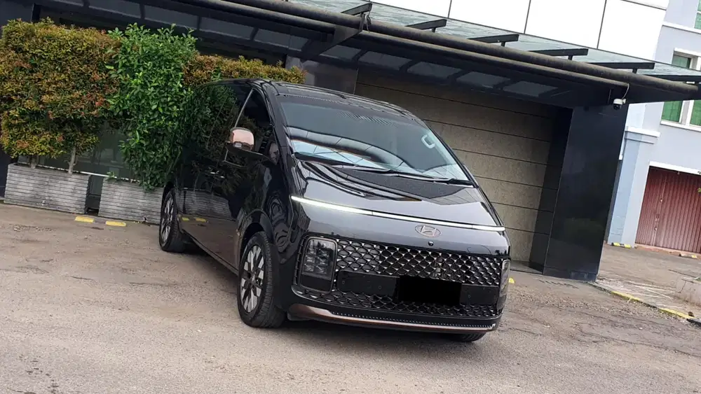 [ LOW KM ] Hyundai Staria 2.2 Signature 7 Seater Diesel AT 2021/2022