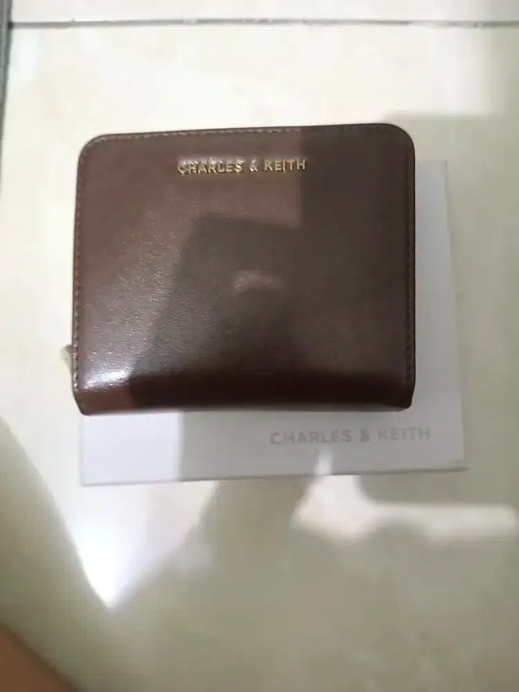 Dompet charles n keith