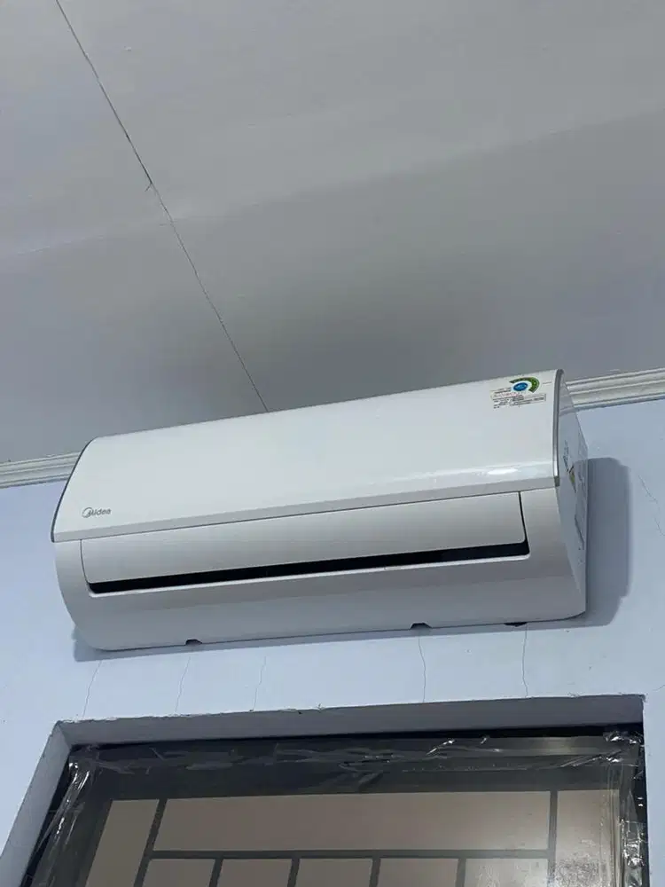 AC Midea 1/2 PK