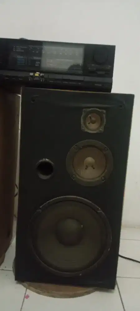 Tape deck polytron dan speaker