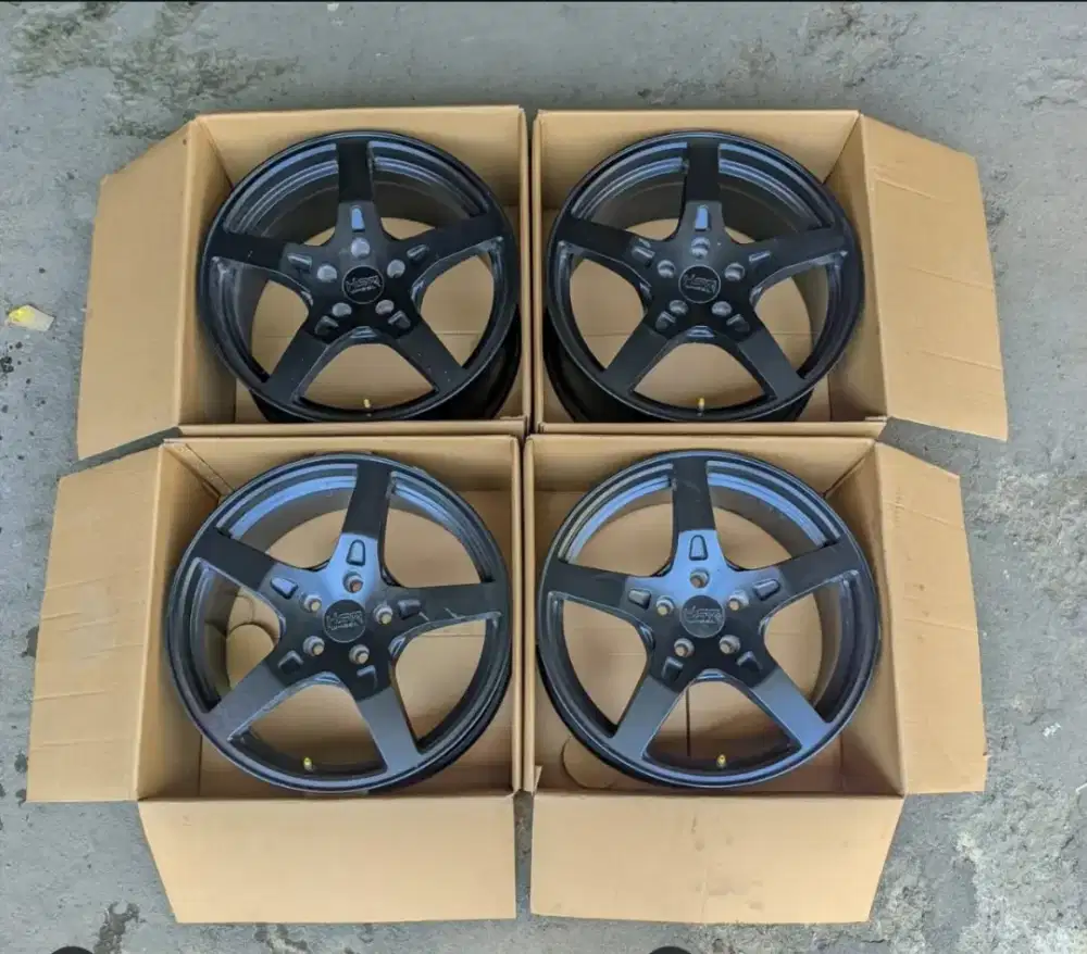 Velg second hsr pente R18 Pcd 5 x 114 lbr8 et42