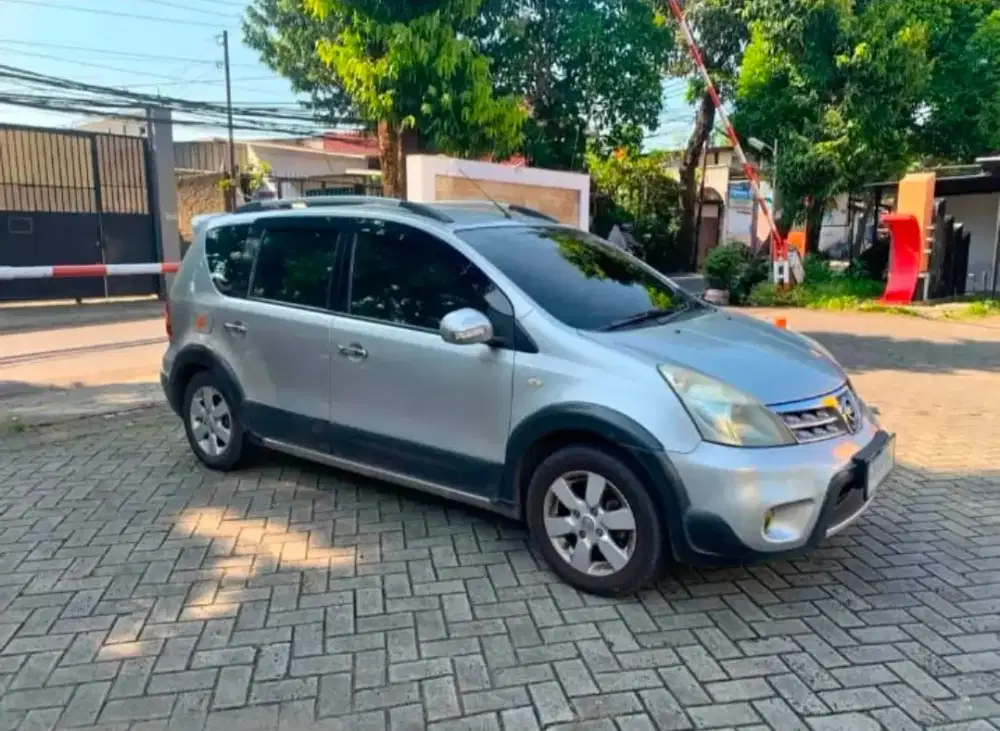 Nissan Grand livina 2009 Bensin