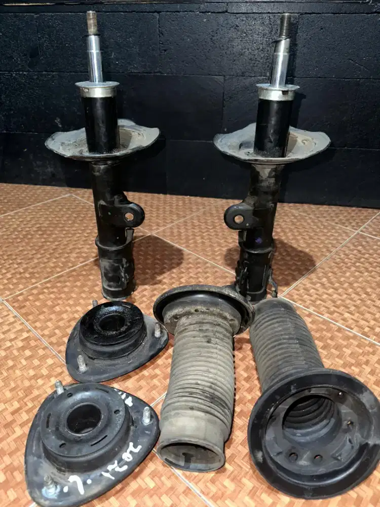 Shockbreker + karet support + karet boot avanza 2012 UP
