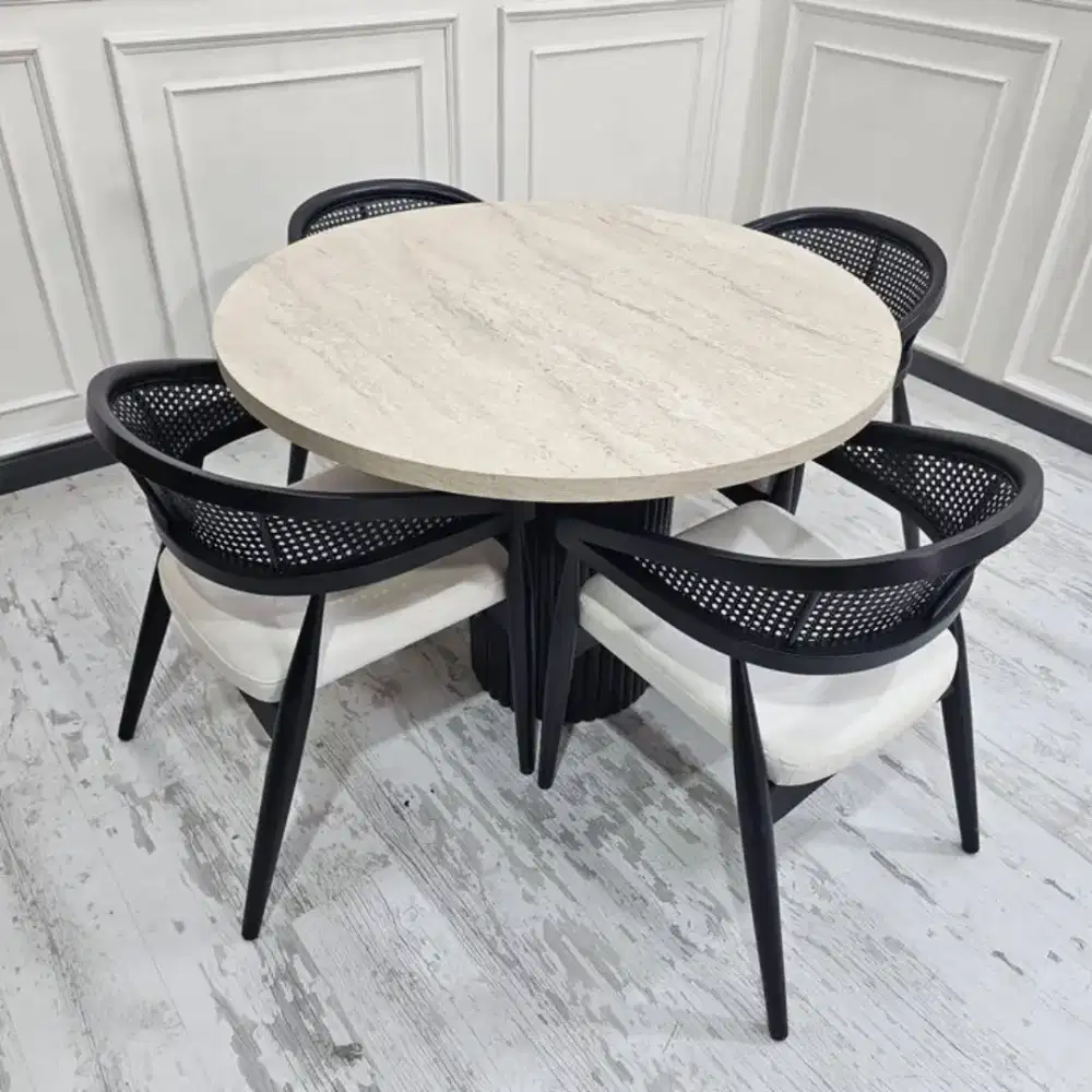 Set Meja Makan Minimalis Modern - Kayu Jati & Rotan Premium