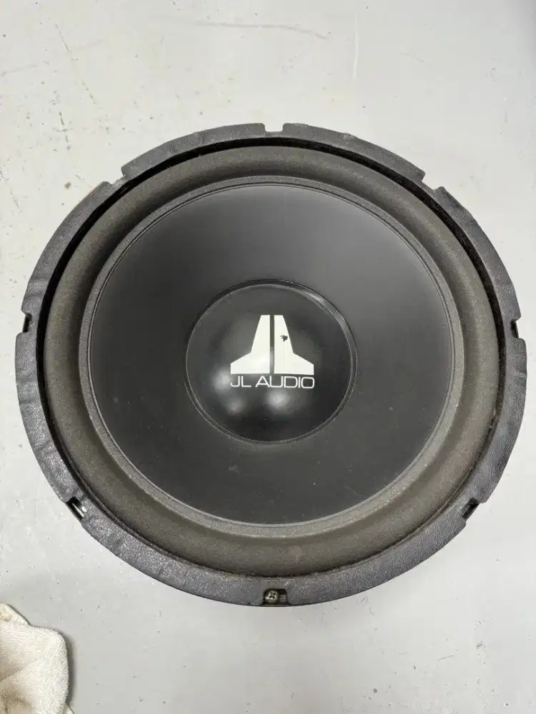 JL Audio 12W3-D4 subwoofer audio speaker 12 inch