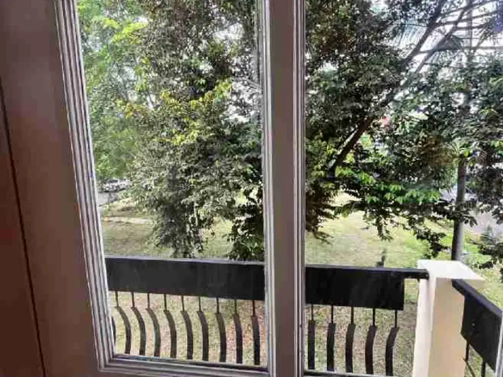 dijual rumah taman Semanan indah HOEK