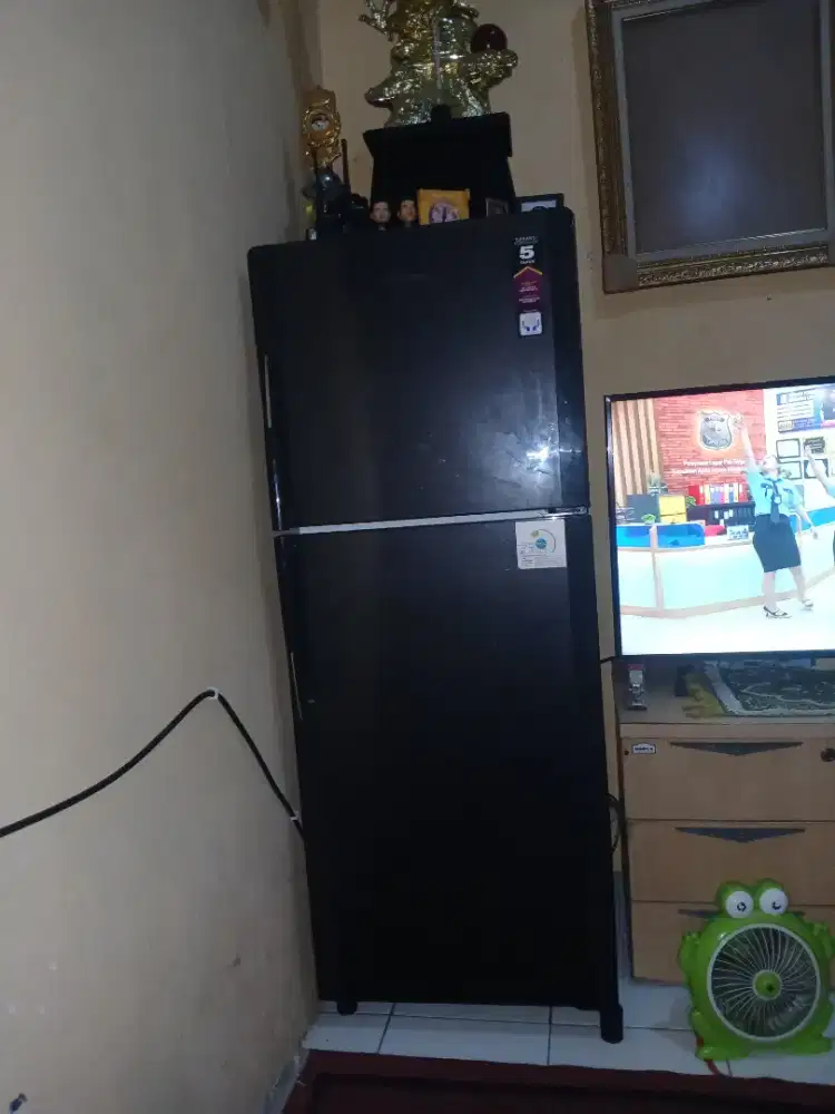Kulkas politron 2 pintu