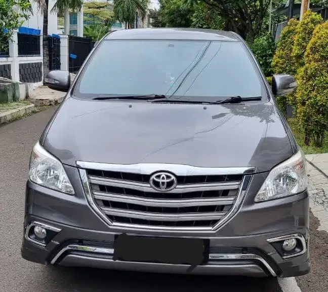 Kijang Innova tahun 2015 Apik dan Terawat