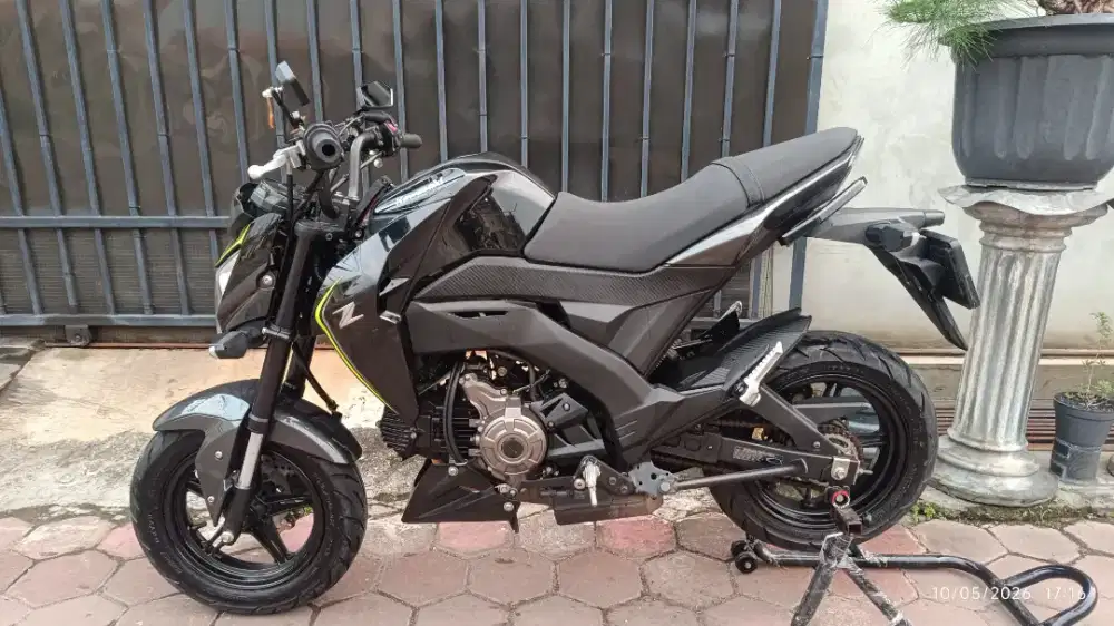 Kawasaki Z125 th 2018 istimewa KM 7xxx lengkap full orisinil