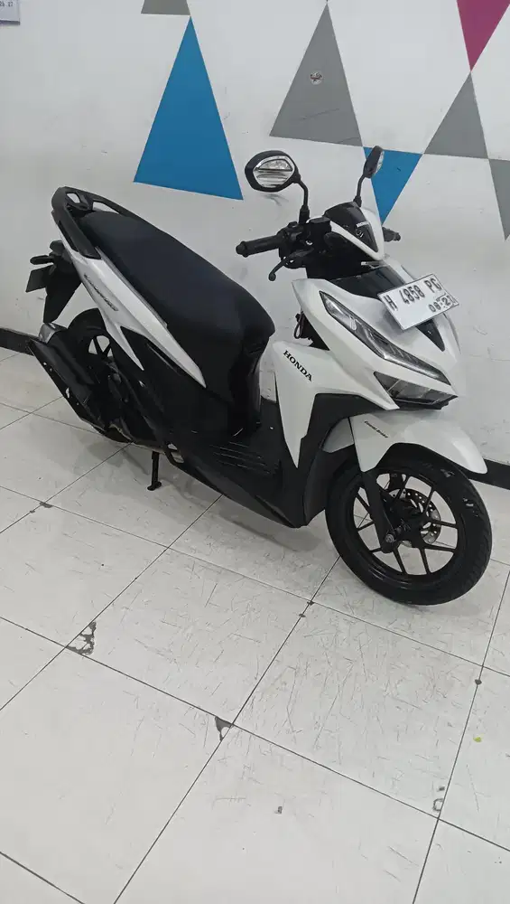 Honda New Vario 125 CBS ISS Albino 2022 Dp.1jt