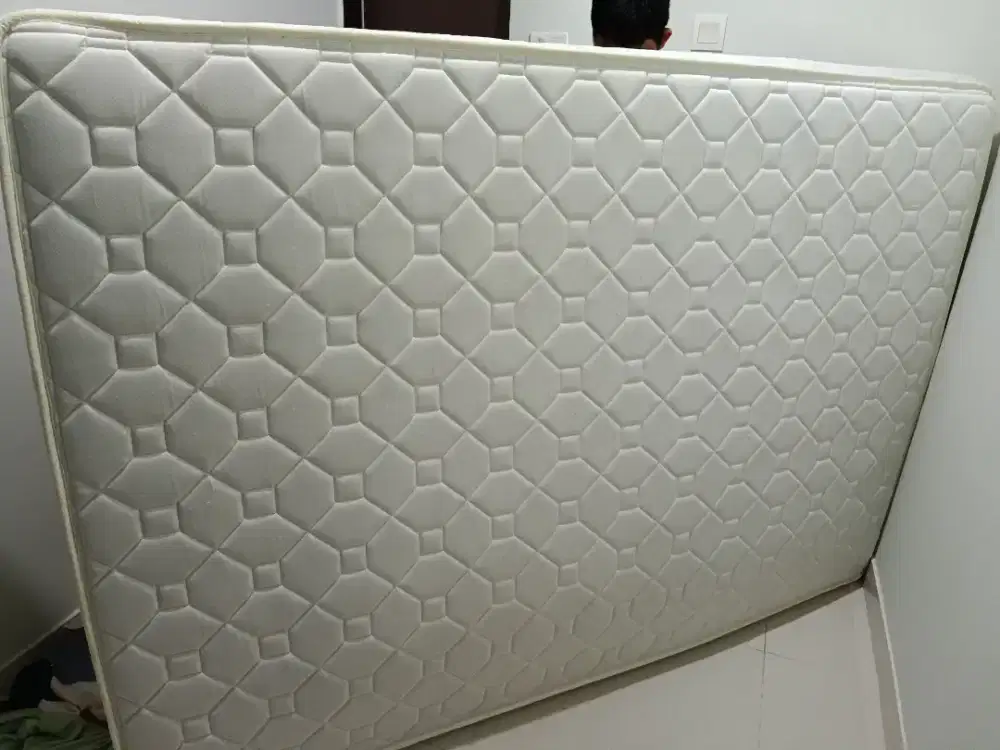 Dijual kasur spring bed ukuran 140x200