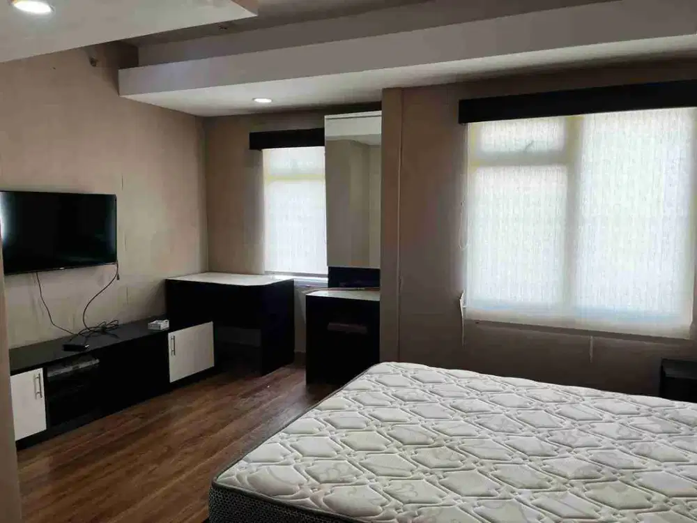 Di jual Apartemen green Lake sunter tower 1 full furnish 2 BR di rubah jadi 1BR