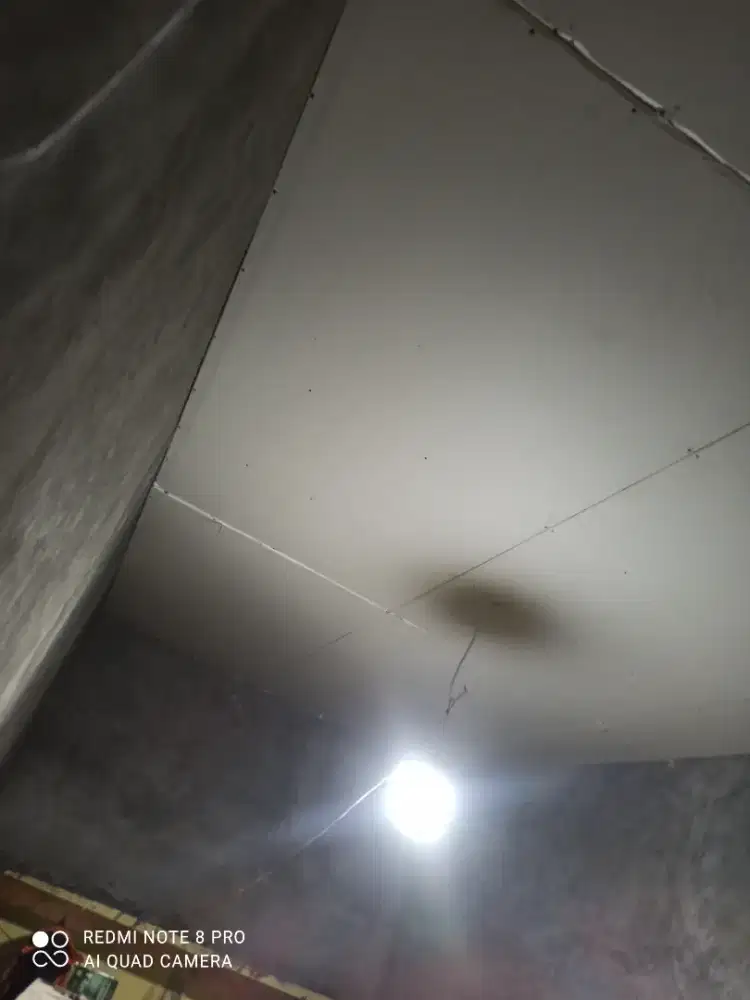 Renovasi rumah rusak