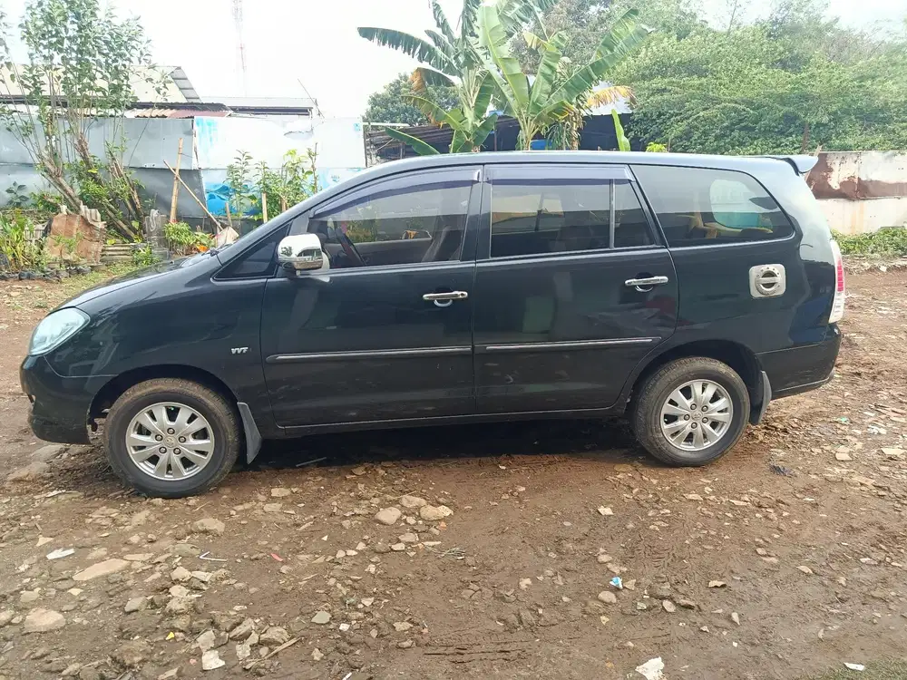 Toyota Kijang Innova 2005 Bensin