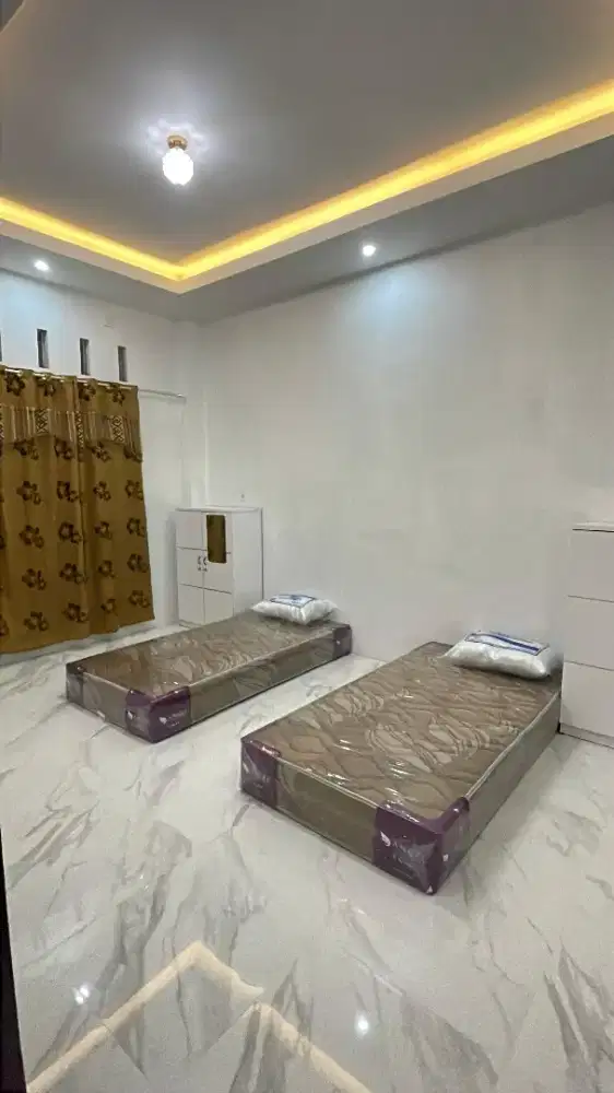 Lemari anak kost dan spring bed