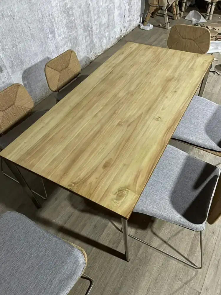 For Sale : Meja Makan + Kursi makan 1 set