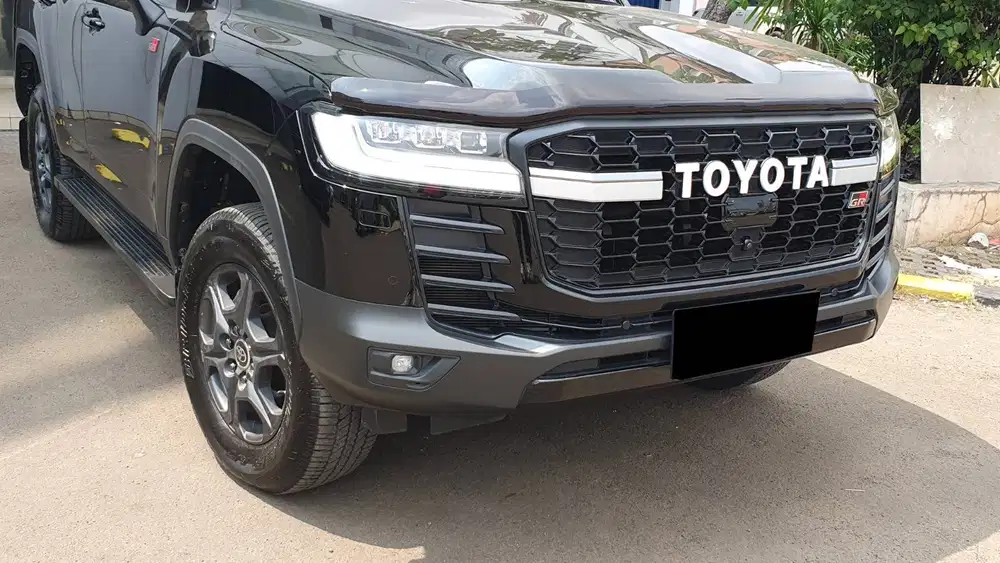 Toyota Land Cruiser LC 300 GR Sport GR-S 4x4 TSS 2023 Like New Record