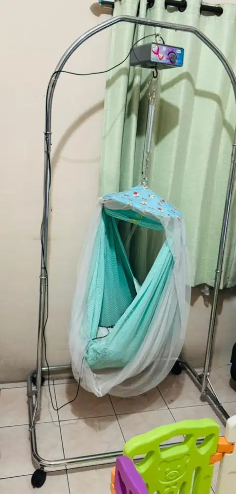Ayunan listrik bayi