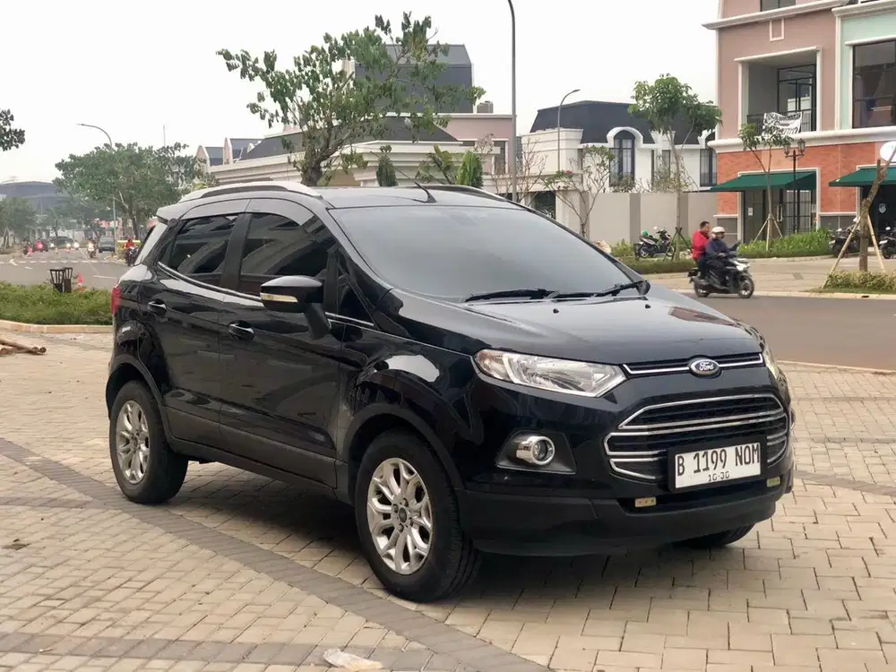 Ford EcoSport AT Titanium 2015 Hitam