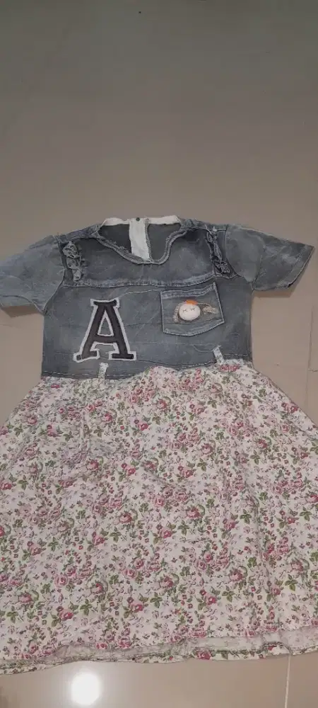 Preloved baju anak Cewek 3 PCS Masih cantik usia 5 Tahun