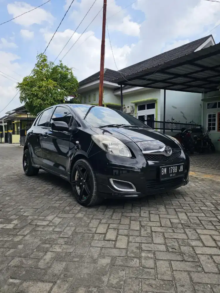 Yaris e 2012 bersih