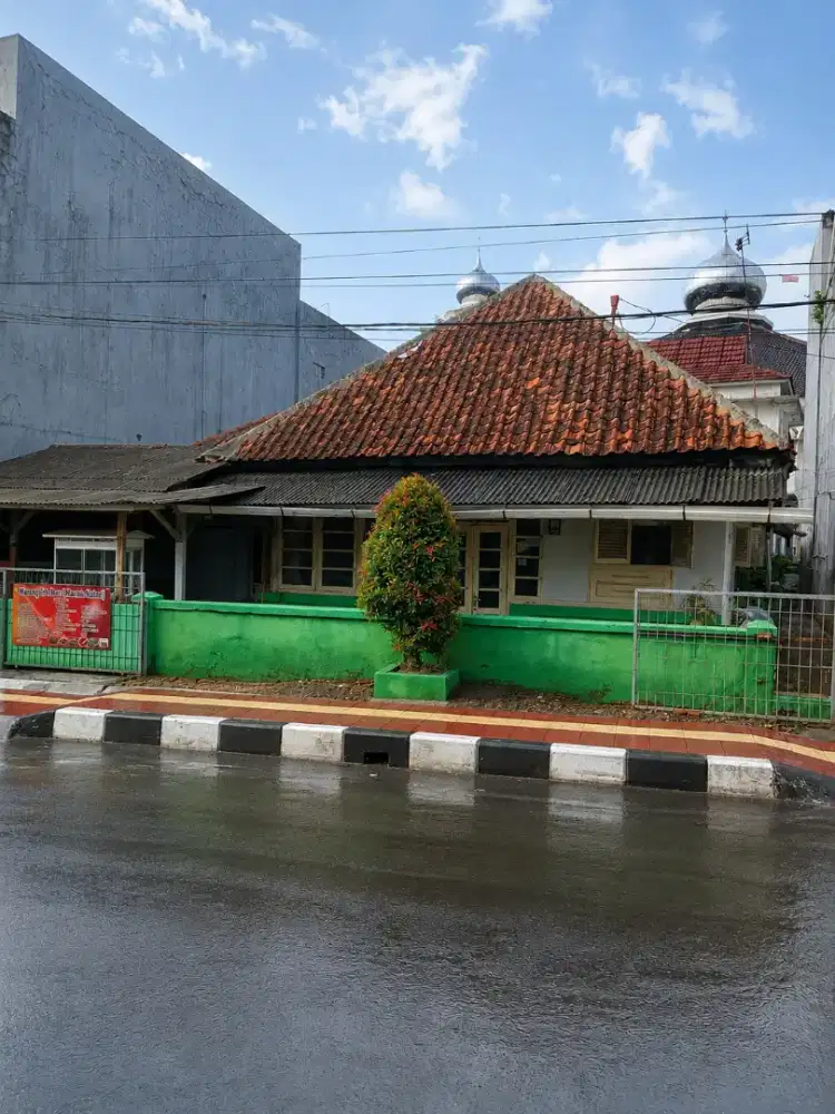 DIJUAL: TANAH + BANGUNAN DI JANTUNG KOTA PURWAKARTA
Luas 200 m² | SHM