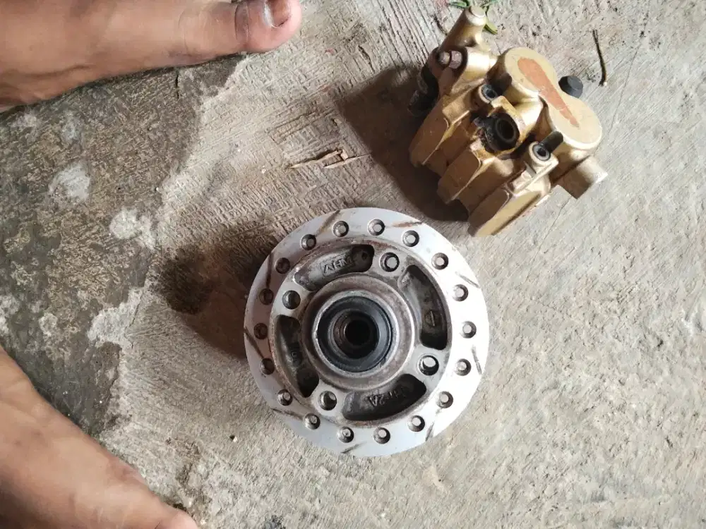 Tromol depan ORI kph sama kaliper Suzuki  sama ada kranjang jepit