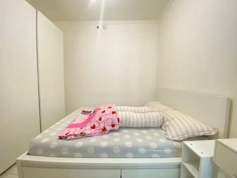 2kamar furnish rapih SIAP HUNI lt rendah Apt.Mediterania garden 2