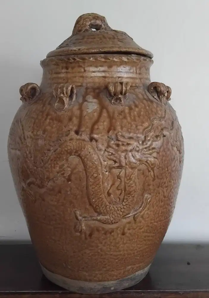 Guci tua kalimantan