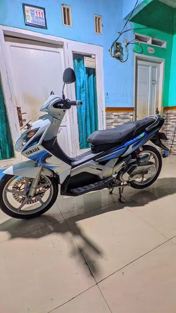 Nouvo 2007 asli warna putih mesin standar deler masih berkarpet idup.