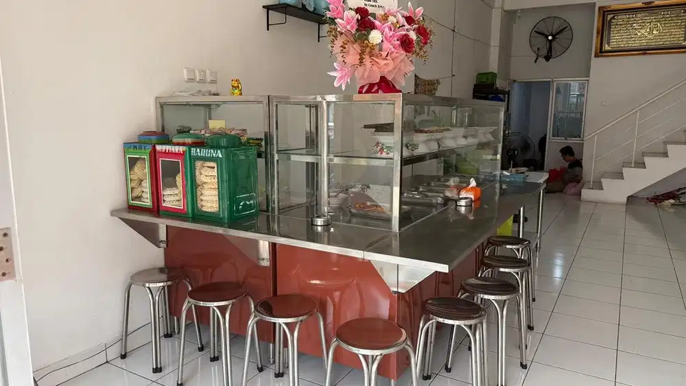 Etelase Warung dijual murah, barang bagus