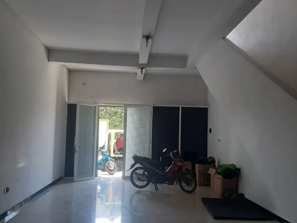 Ruko 3 Lantai di Sommerville Taman Kopo Indah 5