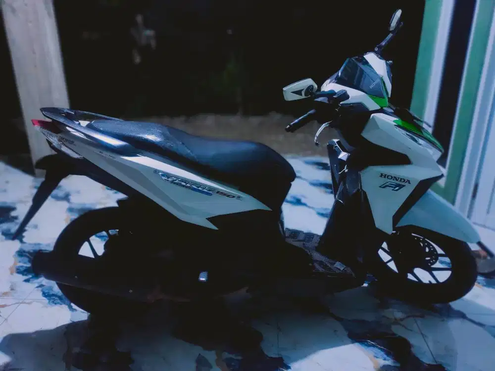 Vario 150 putih