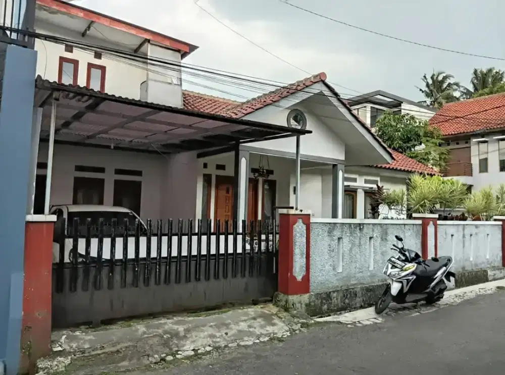 Jual cepat rumah 2 lantai dekat tol pasteur