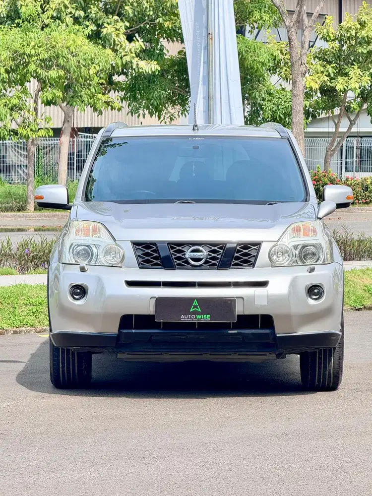 X-TRAIL 2.5 ST 2010 SILVER ON BLACK