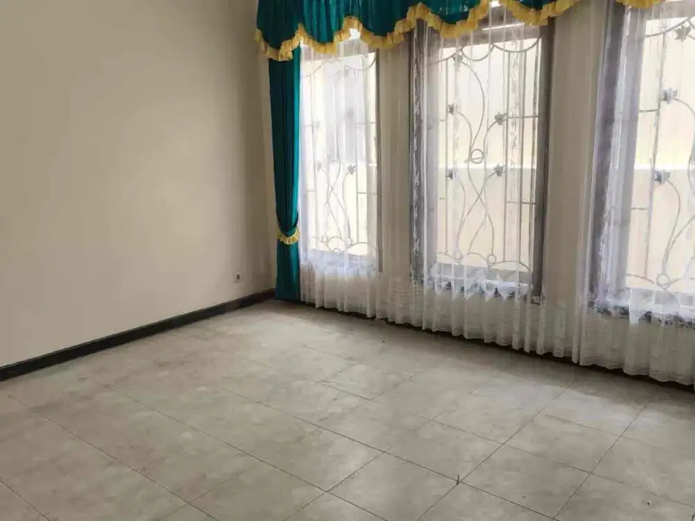 Disewakan Mulyosari Central Park! Besar 2 LT!
