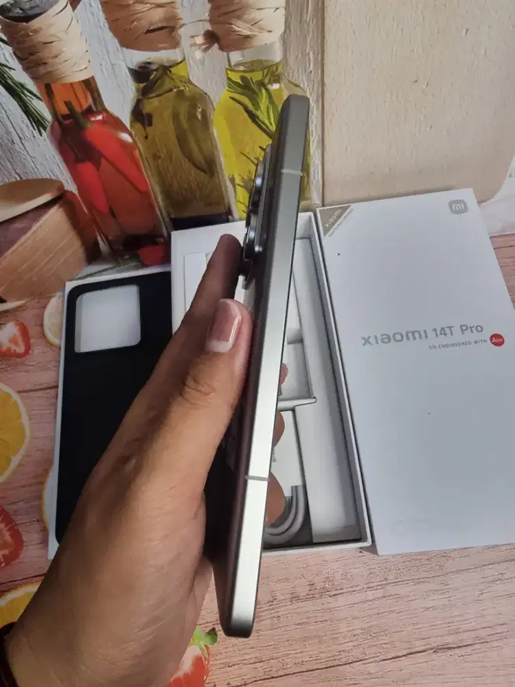 Jual hp bekas Xiaomi 14T pro 12/512 LIKENEW istimewa grns aktid