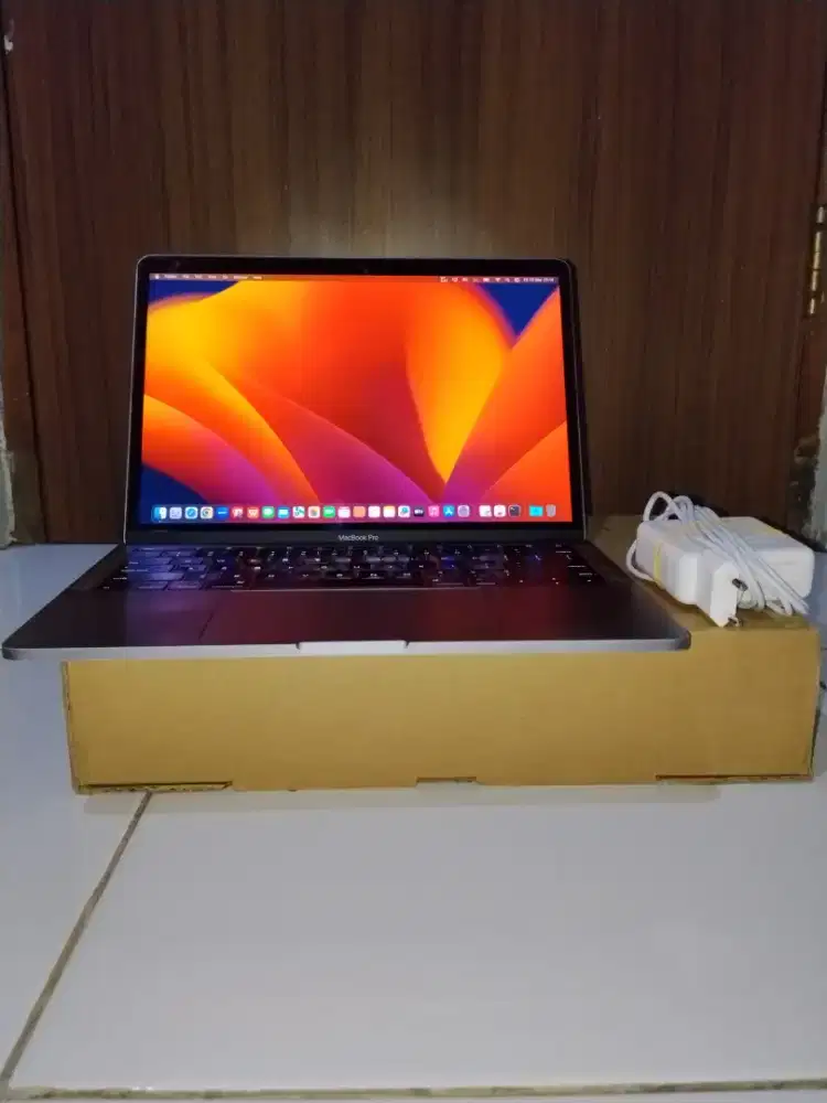 MacBook Pro 2017 13 Inch Warna Space Grey