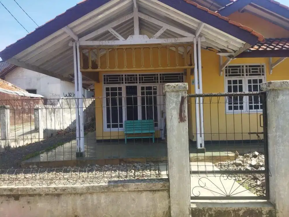 Di Jual Rumah SHM - Lokasi Strategis Warung Kondang