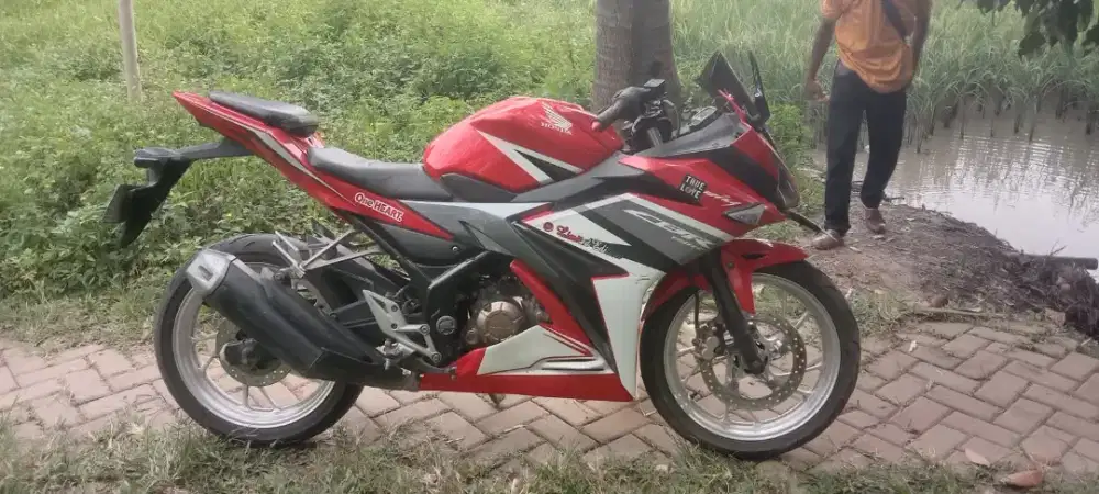 Honda CBR facelit LED Tahun 2018 OneHeart Mesin Halus Siap tancap Gass