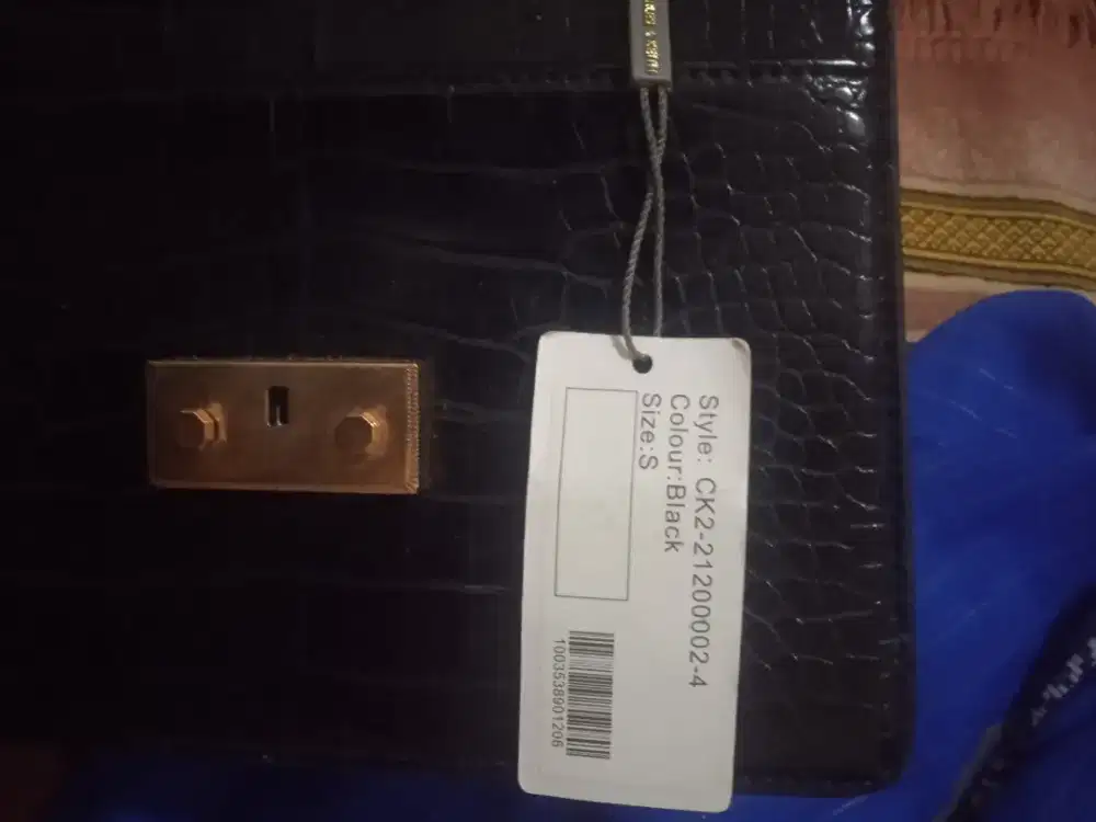 Charles n' Keith sling/shoulder bag original