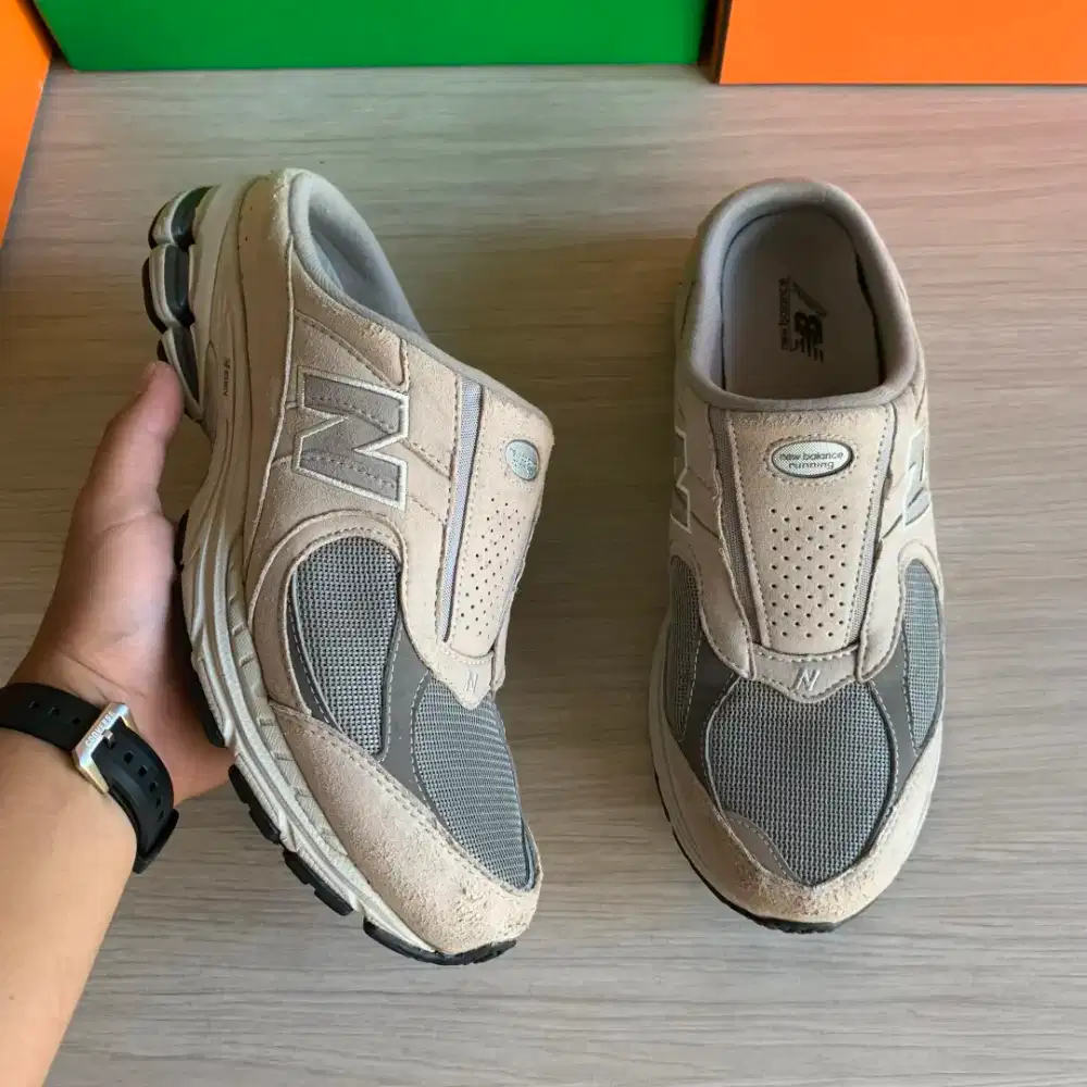 New Balance 2002R Mule sepatu sendal second original 45