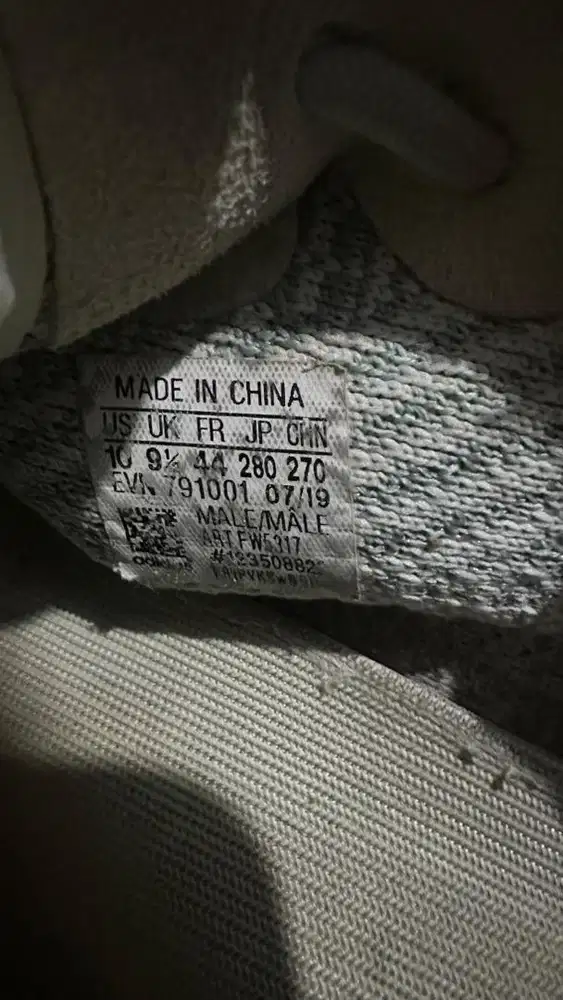 adidas yeezy bost size 44