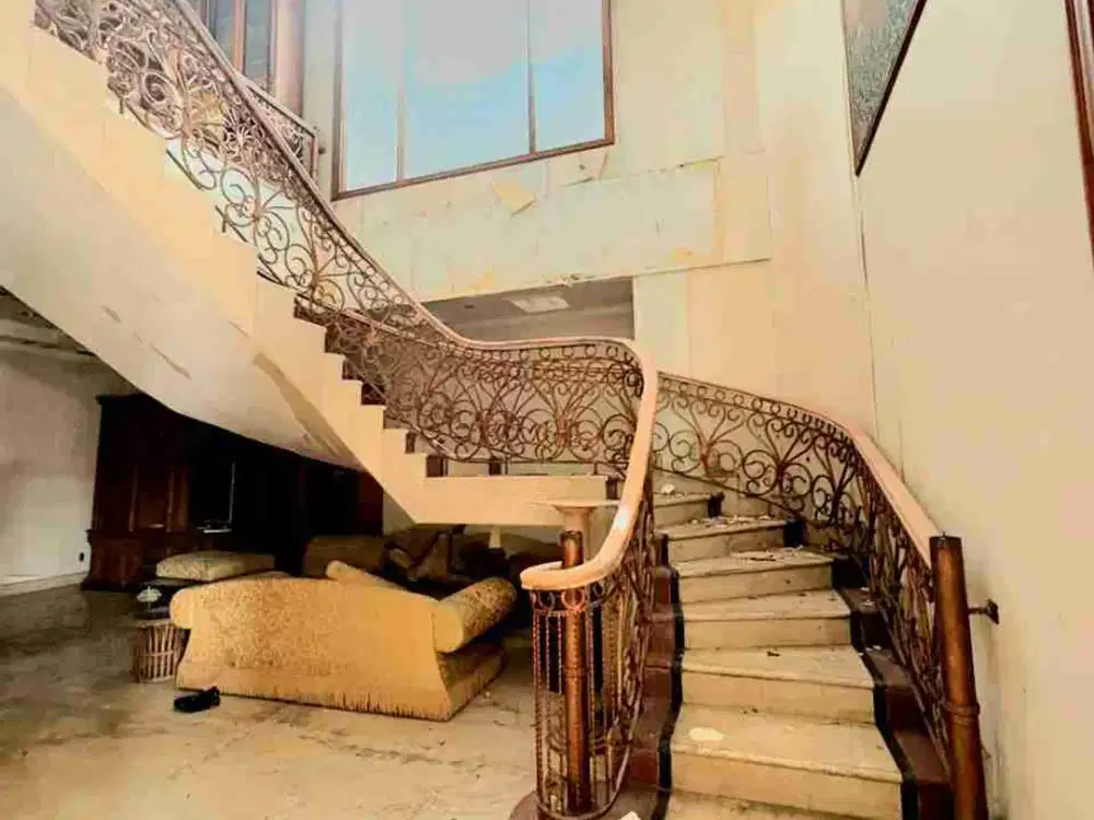 Rumah 2 Lantai Pinggir Jalan Raya Tebet Jakarta Selatan