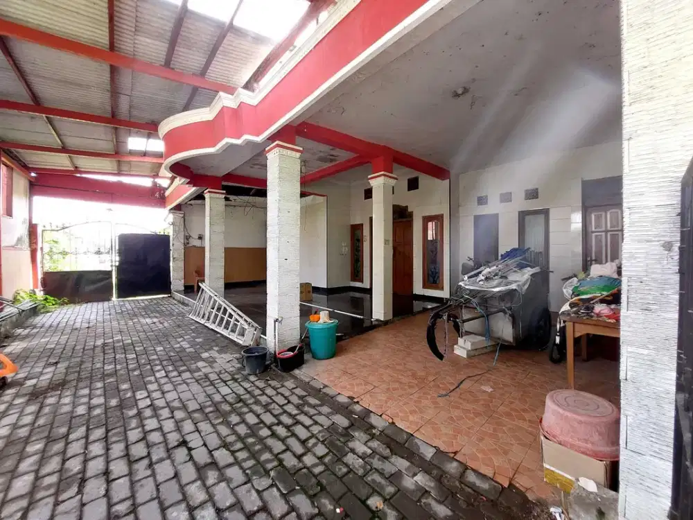 RUMAH DAN TANAH SARIROGO
