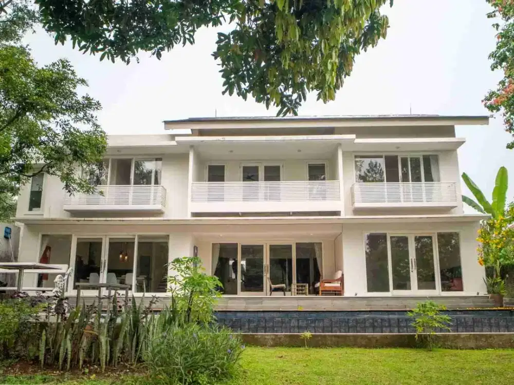 Rumah Luxury di Sentul city.udara khas pegunungan