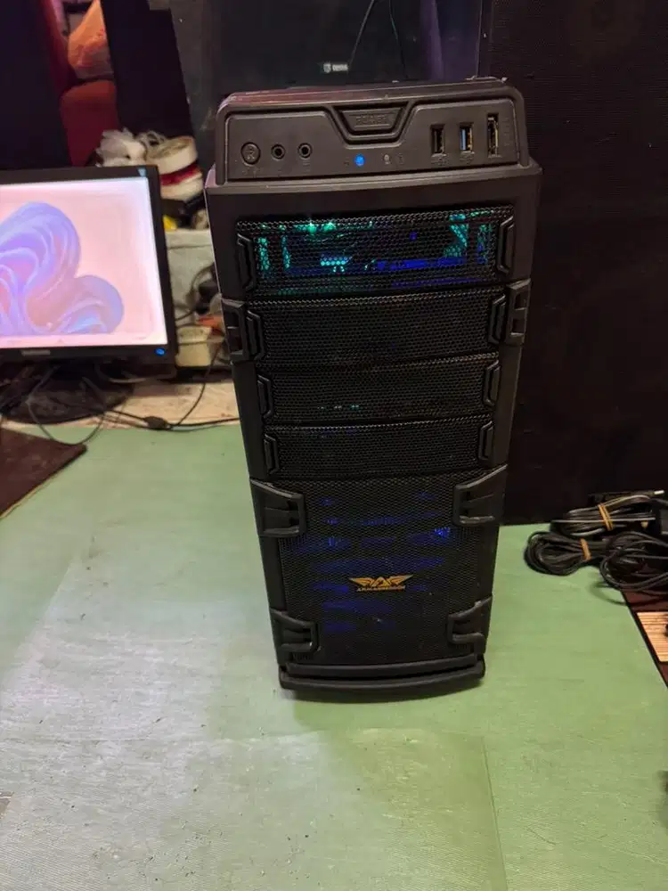 cpu core i5 ram 8gb plus vga msi 2gb kondisi normal.