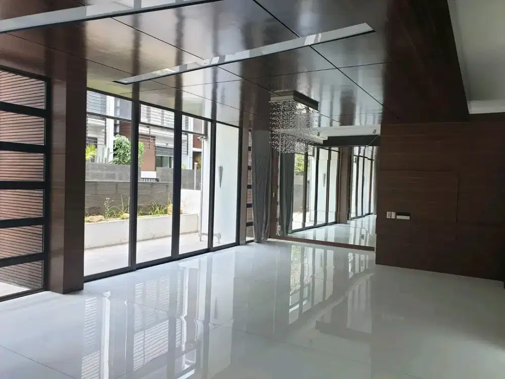 Dijual Rumah 264 m2 Graha Famili Platinum Terrace Townhouse Basement