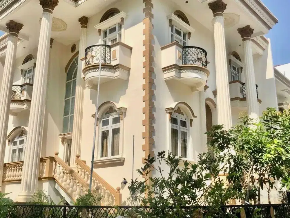 DIJUAL RUMAH HOOK PURI WIDYA KENCANA CITRALAND 5KT 3LT SEMI FURNISH DEKAT SEKOLAH CIPUTRA
